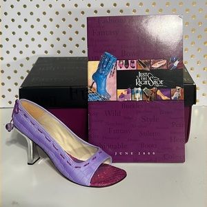 Just the Right Shoe "Bow Me" #25332 (2000) miniature collectible with box